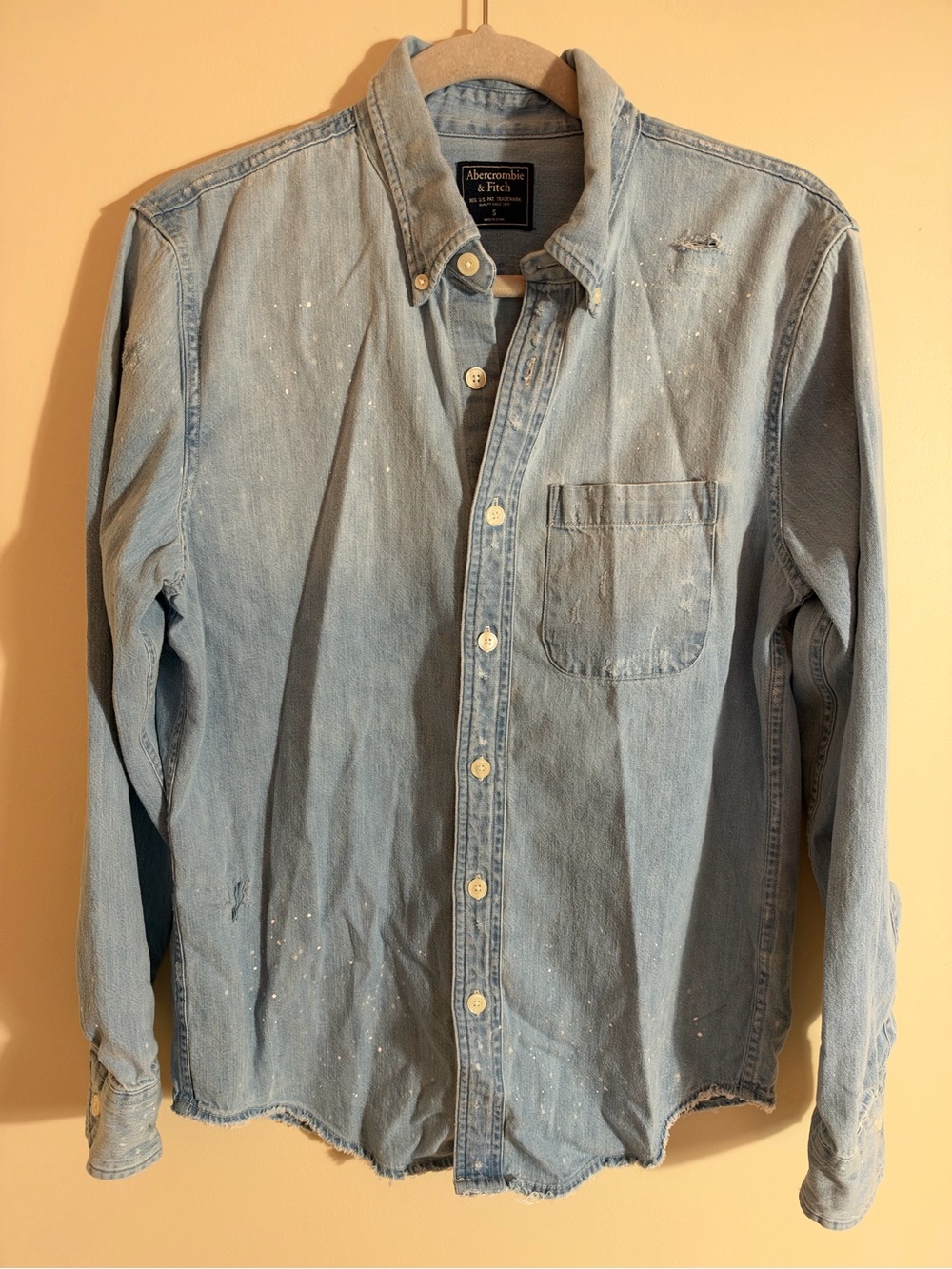 Abercrombie & Fitch Women’s Light Blue Denim Chambray Distressed Collared Shirt